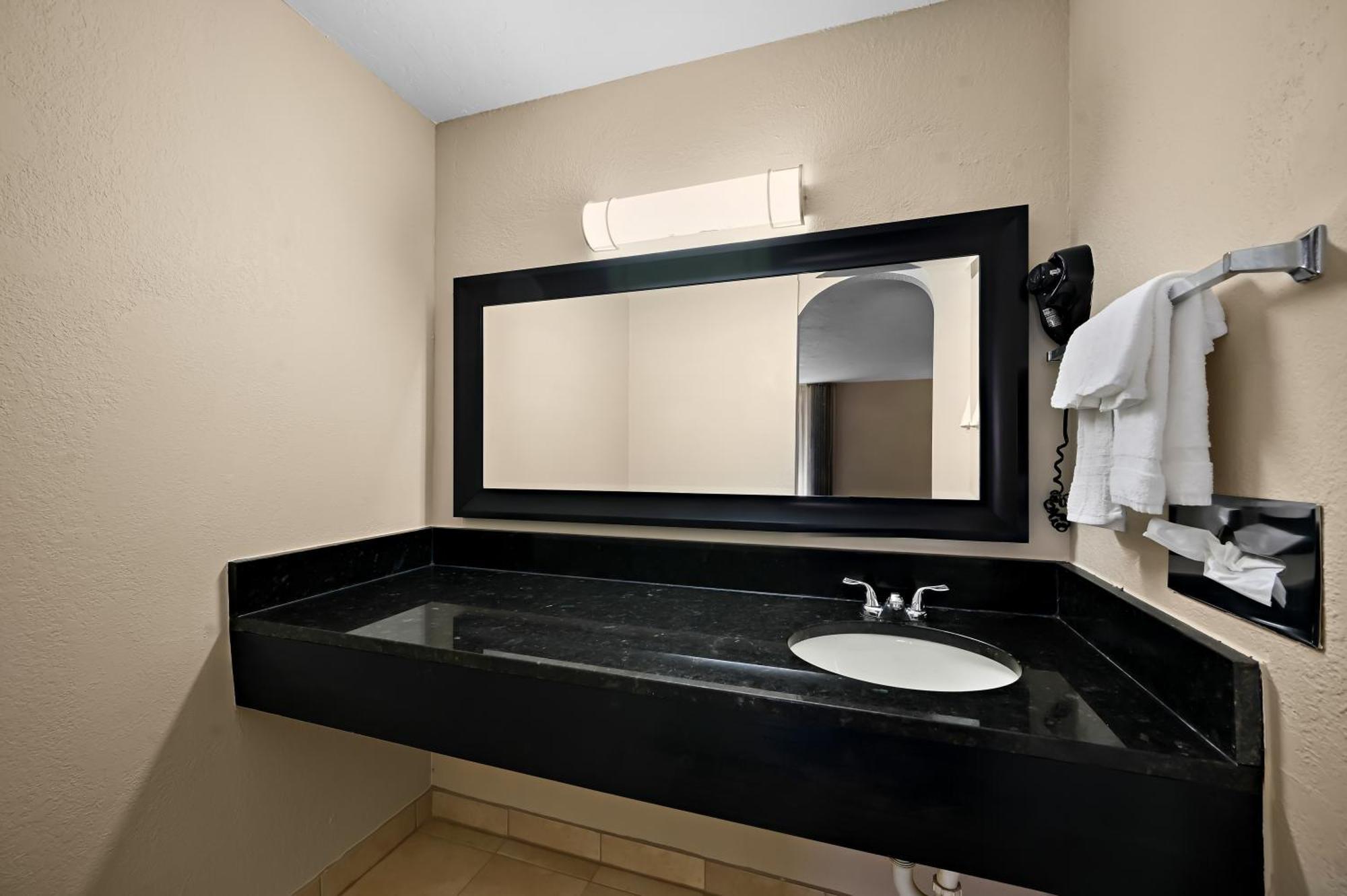 Quality Inn Fort Myers - Cape Coral Exterior photo