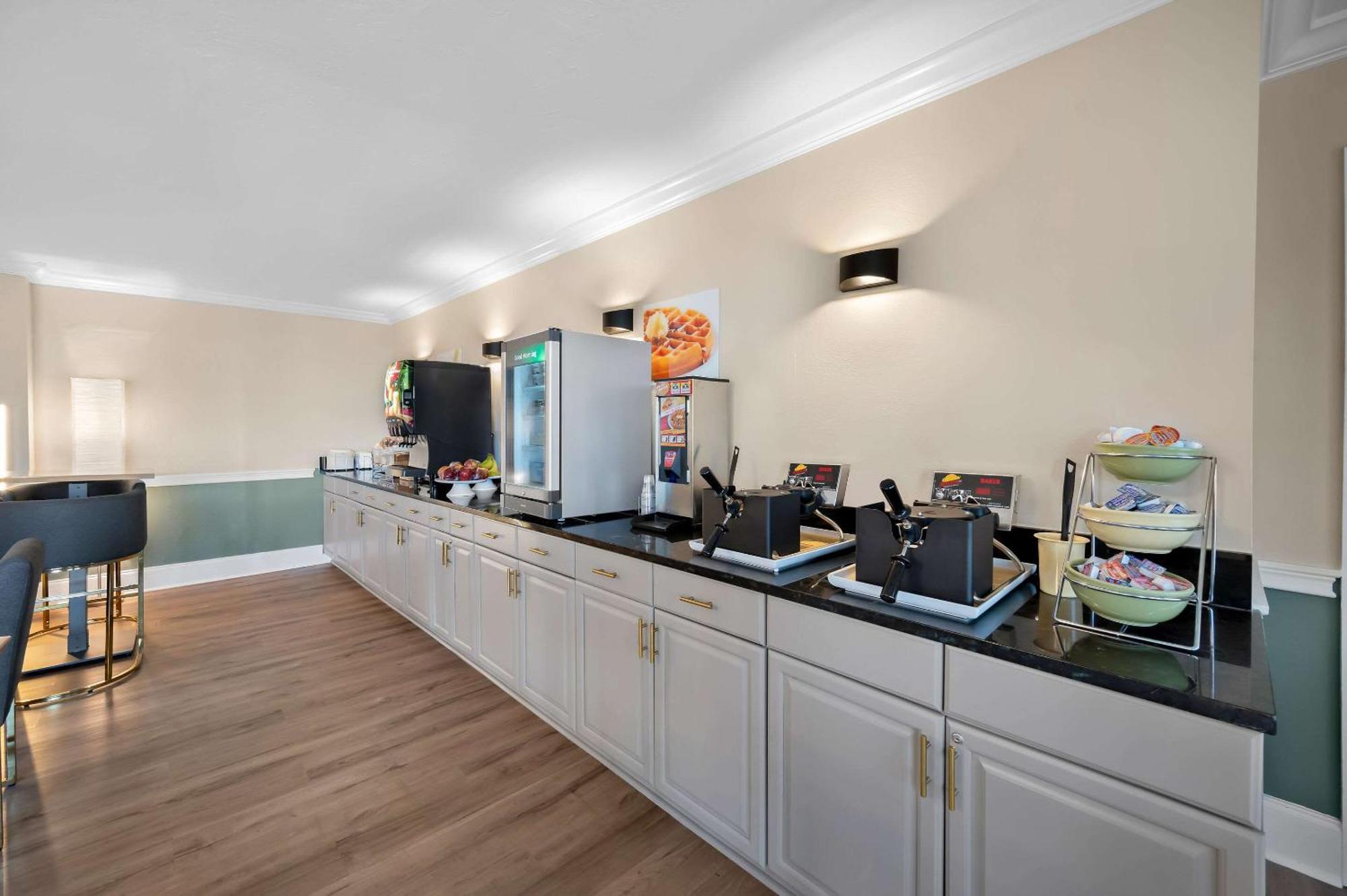 Quality Inn Fort Myers - Cape Coral Exterior photo