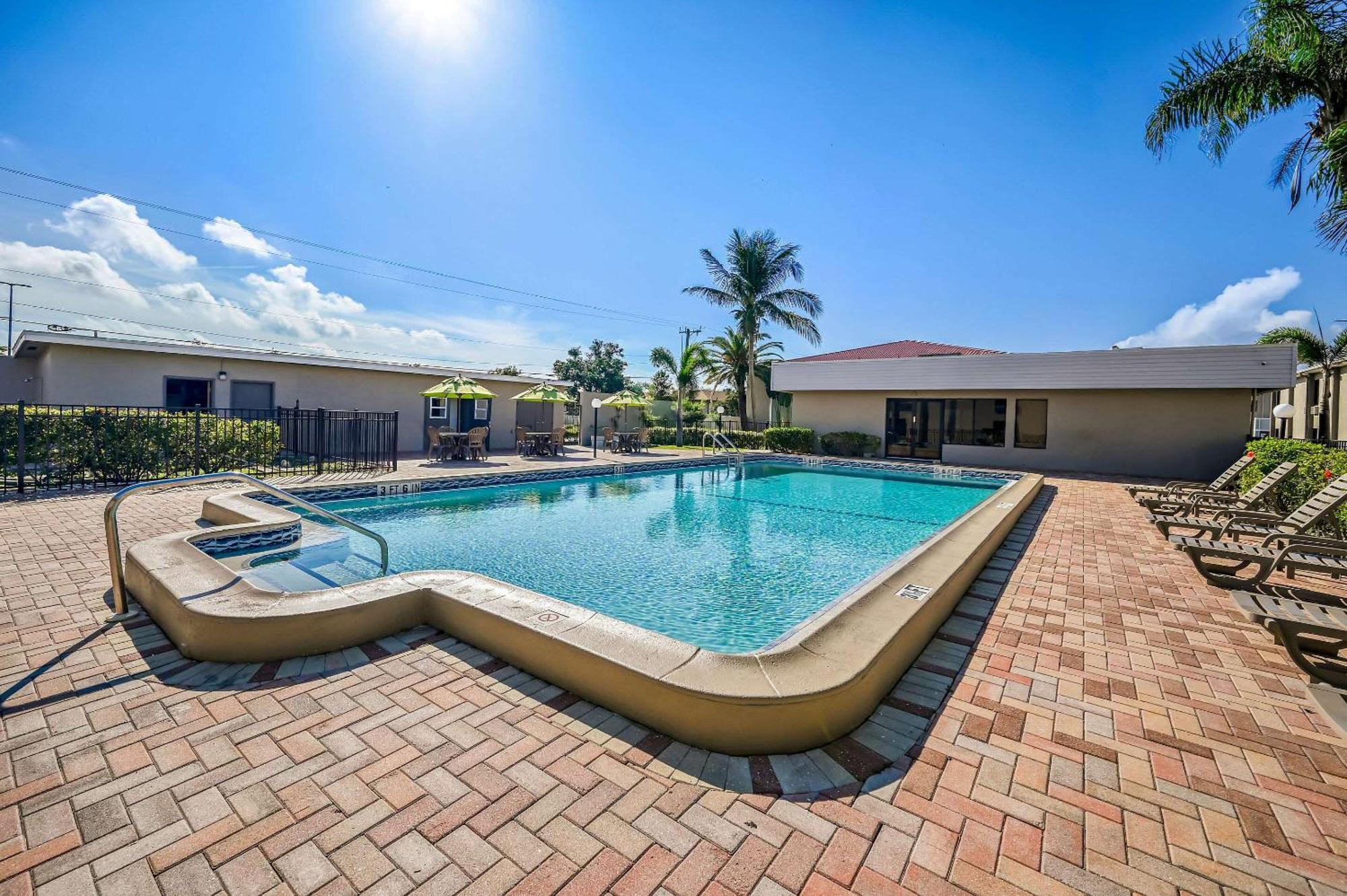 Quality Inn Fort Myers - Cape Coral Exterior photo